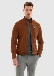 Lederimitatjacke im modernen Stil