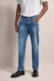 5-Pocket-Jeans mit einem leichten Used-Look