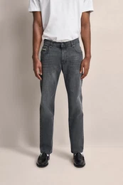 5-Pocket-Jeans mit einem leichten Used-Look