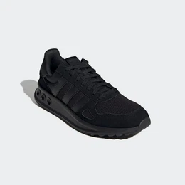 RUN 84 Sneaker inspiriert vom Design des adidas LA Trainer