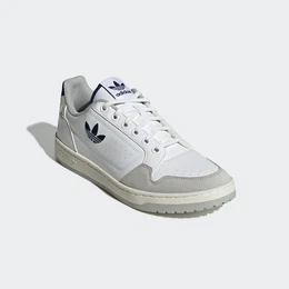 NY 90 Sneaker
