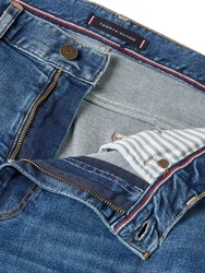 Tommy Hilfiger Slim-fit-Jeans CORE BLEECKER mit dezenter Waschung Blau/Dunkelblau