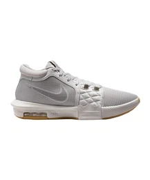 LeBron Witness 8 Hallenschuh
