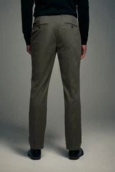 Next Chinohose mit Stretch und Lyocell Khaki/Dunkelgrün