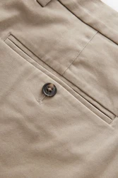 Next Chinohose mit Stretch und Lyocell Khaki/Beige