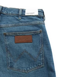 Wrangler Straight-Jeans Relaxed Fit Frontier Hellblau/Blau