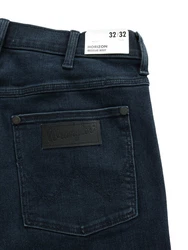 Wrangler Bootcut Jeans regulre ausgestellte Beinform Horizon Onyx Wash