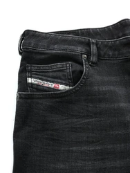 Diesel Tapered-fit-Jeans Regular Fit D-Yennox UIHAV