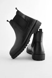 Next Chelsea-Stiefelette mit rutschfester Sohle Chelseaboots Schwarz