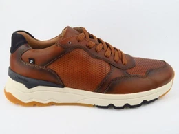 Revolution Sneaker