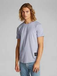 T-Shirt BADGE TURN UP SLEEVE mit Logopatch