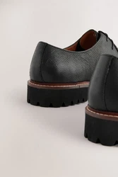 Next Schuhe mit Blatteinsatz und Schnürschuh Schwarz/Braun/Hellblau/Grau