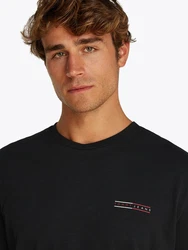 Tommy Jeans Kurzarmshirt TJM REG GRAPHIC SLUB TEE EXT Mit Rundhalsausschnitt Schwarz/Dunkelrot