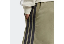 ADIDAS SPORTSWEAR Sportshorts Dunkelgrün/Khaki/Beige