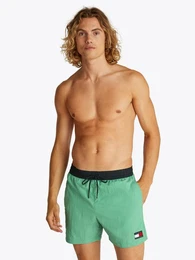 Badeshorts MEDIUM DRAWSTRING mit Logo-Patch, mit kontrastfarbenem Bund