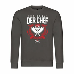 deinshirt Kapuzenpullover Herren Pullover Hier grillt der Chef noch persönlich Dunkelgrau/Rot/Grau/Braun