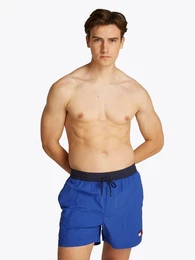 Badeshorts MEDIUM DRAWSTRING mit Logo-Patch, mit kontrastfarbenem Bund