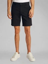 Chinoshorts MODERN TWILL SLIM CHINO SHORT mit Logo-Patch
