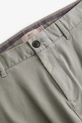 Next Chinohose Straight Fit Khaki/Hellgrau/Dunkelgrün