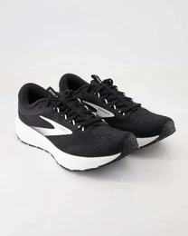 Revel 7 Sneaker