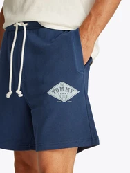 Tommy Jeans Sweatshorts TJM REG VARSITY GRAPHICS SHORT Blau/Dunkelblau/Hellblau