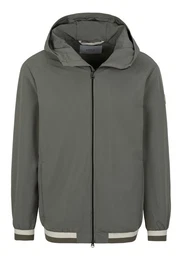 Outdoorjacke mit praktischer Kapuze