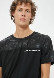 T-Shirt Rundhalsausschnitt Kurzrmelig