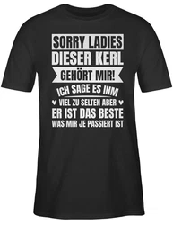 Shirtracer T-Shirt Sorry Ladies! Dieser Kerl gehört mir Schwarz/Lila/Beige