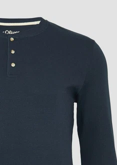 s.Oliver Langarmshirt mit Henleyausschnitt Dunkelblau/Dunkelrot/Blau
