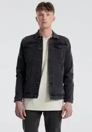 Jeansjacke im klassischen Look