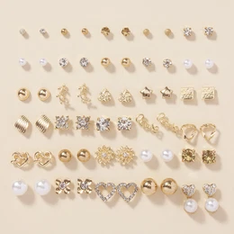 A Set Of 30 Stylish Heart-shaped Letter Stud Earrings