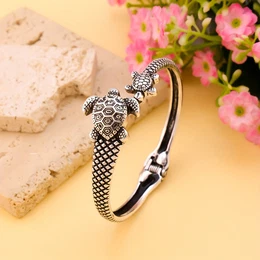 Women's Fashion Turtle Bracelet