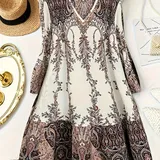 Šaty s kašmírovým potiskem pro plnoštíhlé image